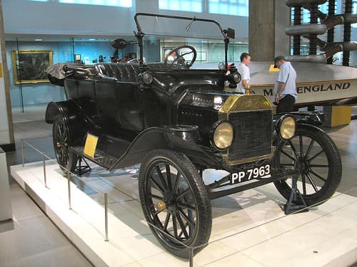Ford Model T on early pneumatic tyres